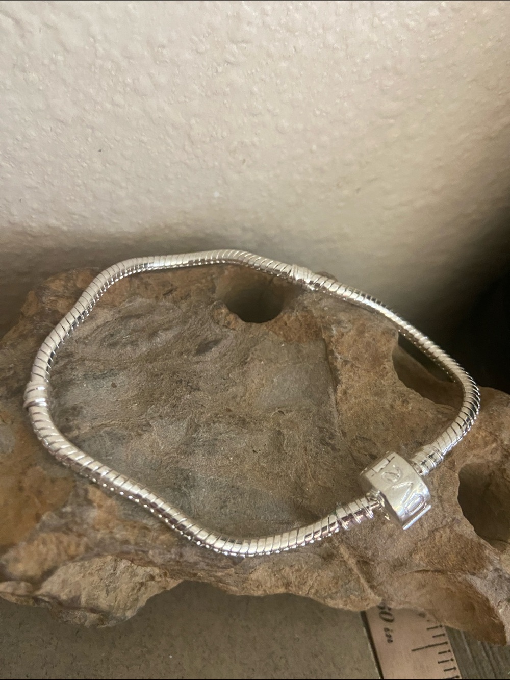 NEW Silver Tone Zinc Alloy Charm Bracelet LOVE on Clasp